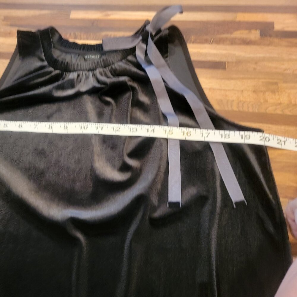 NWOT Ann Taylor Black Velvety Soft Sleeveless Halter Neck Blouse - Picture 6 of 9